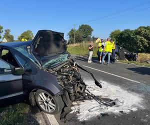 Śmiertelny wypadek pod Golubiem-Dobrzyniem. Kobieta i mężczyzna nie żyją, dziecko w szpitalu [ZDJĘCIA].