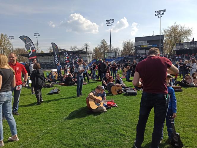 Ponad 200 gitarzystów jednocześnie zagrało "Hey Joe" w Lublinie [GALERIA]