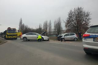 Utrudnienia na Cukrowej. Zderzyły się dwa samochody