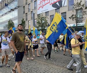 Marsz Autonomii Śląska przeszedł ulicami Katowic. Hajmatu nie oddomy