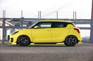 Suzuki Swift Sport z body kitem Japan’s Kulh Racing 