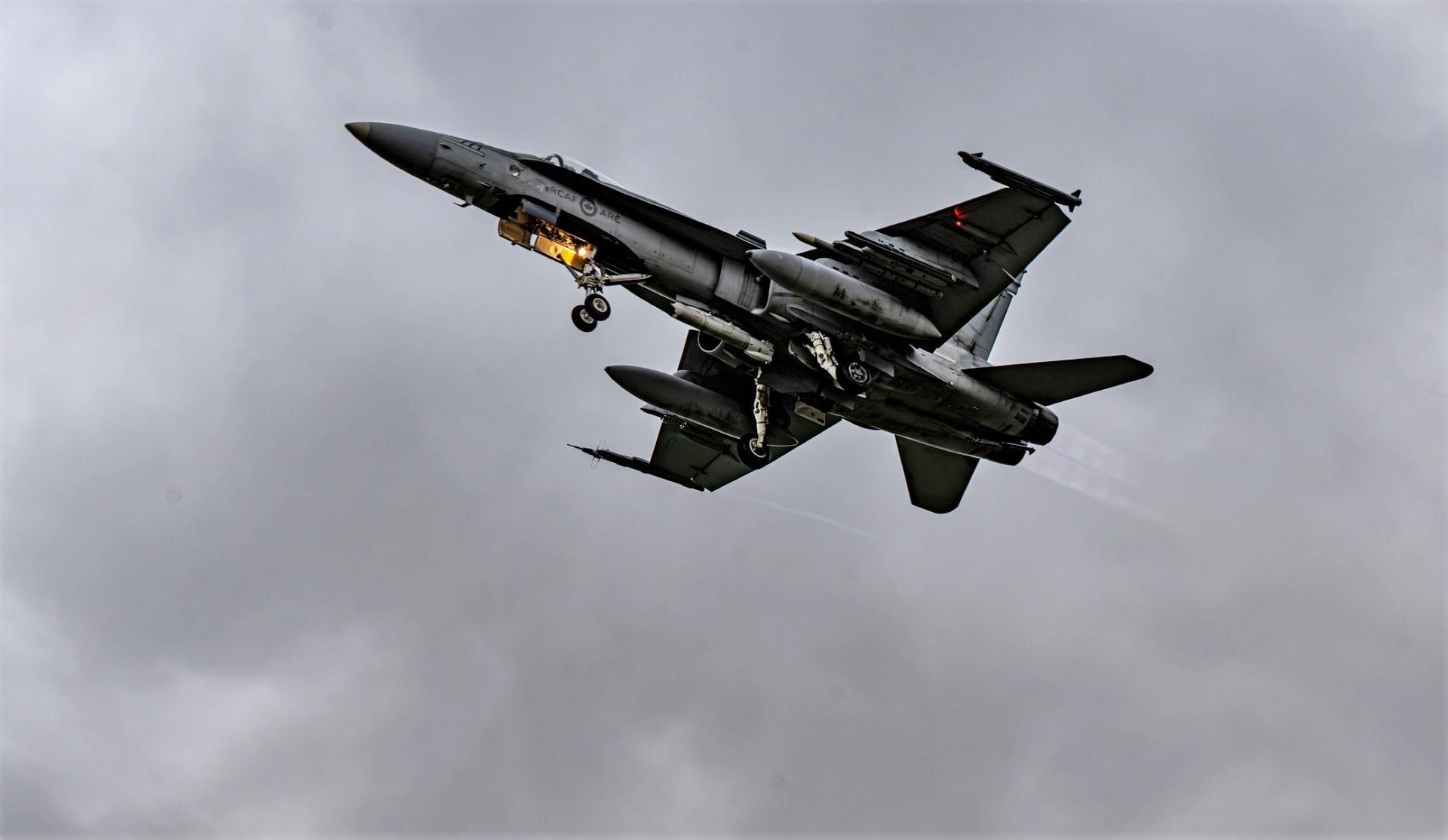 Kanadyjskie CF-18 i CC-130 w Krajach Bałtyckich