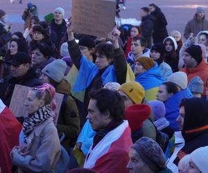 Manifestacja w trzecią rocznicę wybuchu wojny w Ukrainie