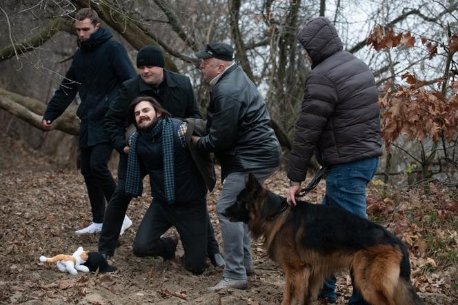 Na Wspólnej odcinek 2838 Adam (Karol Puciaty), Sławek (Mariusz Słupiński)