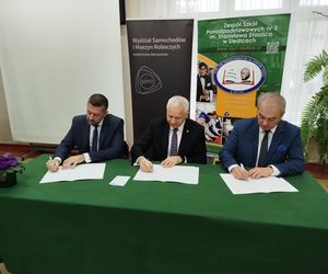 Skorzysta miasto, uczniowie i nauczyciele. Siedlecka „Samochodówka” podpisała umowę patronacką z Politechniką Warszawską