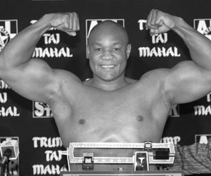 Nie żyje legendarny George Foreman. Mike Tyson zareagował w poruszającym wpisie! Wystarczyło kilka słów