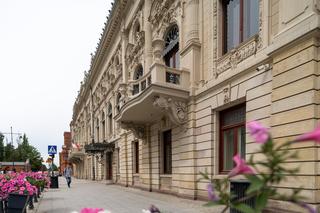 W Pałacu Poznańskich odkryto tapety z początku XX wieku