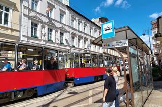 Zmiany w kursowaniu autobusów i tramwajów po wakacjach. Od września te połączenia znikają z rozkładów jazdy 