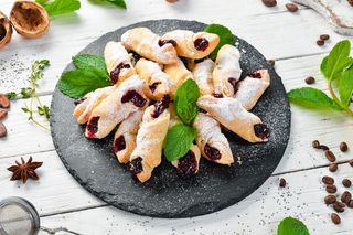 Kołaczki - prościutkie ciasteczka z ciasta półkruchego z dżemem 