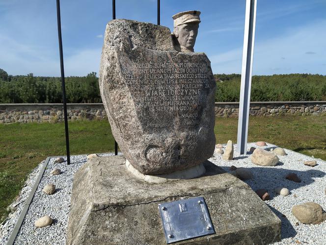 Wycieczka krajoznawcza Muzeum Regionalnego w Siedlcach śladem upamiętnień wojny polsko-bolszewickiej z 1920 roku