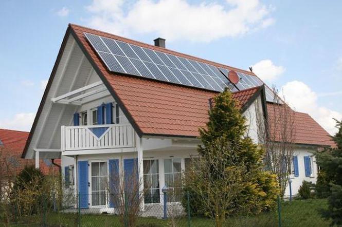 Baterie słoneczne energetycznym hitem. Czy będziemy mieli prąd za darmo?