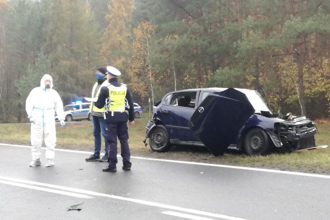 Ploski. Wypadek na DK 19. Opel zderzył się z peugeotem. Jedna osoba ranna