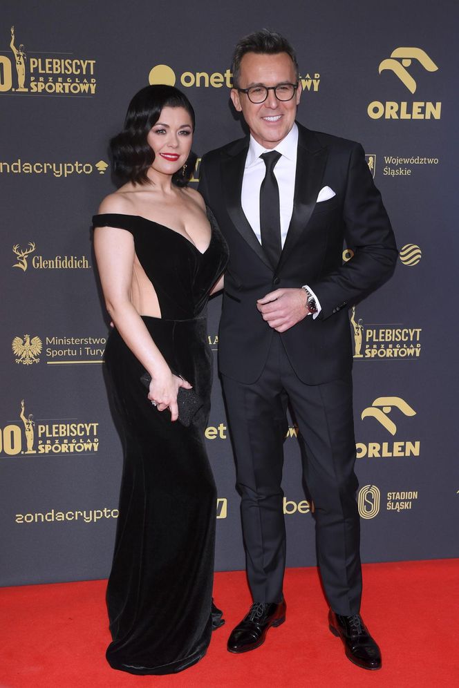 Katarzyna Cichopek porzuca Kurzajewskiego!? Jak sexy kocica skrada się do...