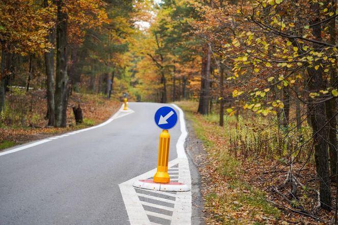 Szykany na ulicy Wałuszewskiej na Białołęce