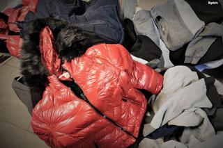 Bułgar handlował na targu w Będzinie podróbkami znanych marek. 46-latka zwinęła policja