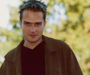 Michał Lesień kiedyś i dziś. Tak zmienił się serialowy Jacek Przypadek z Lokatorów