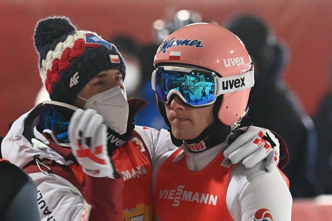 Skoki narciarskie drużynowe Pekin 2022: WYNIKI NA ŻYWO. Która jest Polska?