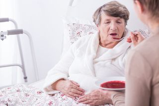 Dieta dla osób leżących. Jaka powinna być dieta dla obłożnie chorych?