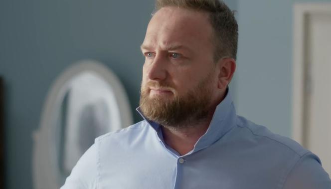 Przyjaciółki 18 sezon odc. 213. Paweł (Bartek Kasprzykowski)