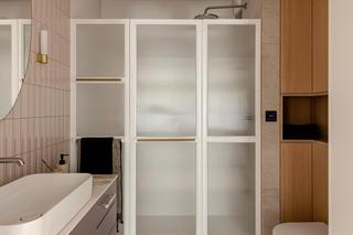 Mieszkanie w beżach i kremach w Krakowie