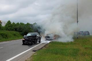 BMW stanęło w płomieniach! Pasażerka nie żyje, kierowca nie pójdzie do więzienia