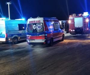 Ciężarówka przewróciła się w Zabrzu podczas rozładunku. Kierowca trafił do szpitala