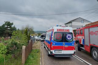 Świętokrzyskie: Sześcioletni chłopiec zginął w wypadku. Rannych pięć osób, w tym czworo dzieci