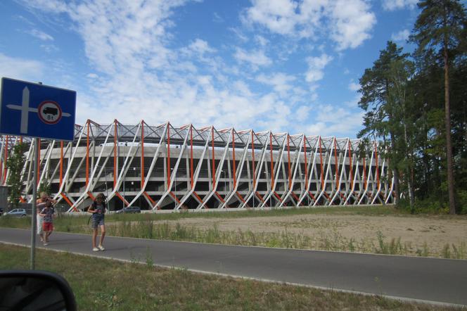 Białystok pomaga Ukrainie. Na stadionie miejskim uruchomiono nowy punkt darów