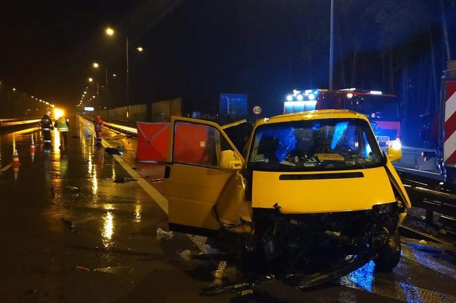 Śmiertelny wypadek na S8: Bus uderzył w bariery. Potem rozegrał się KOSZMAR 