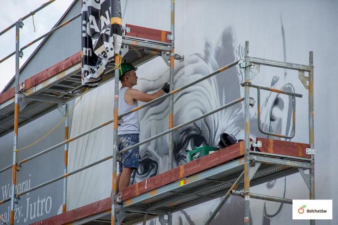 Bełchatów: Drugi mural prawie gotowy! Kto jest jego bohaterem? 