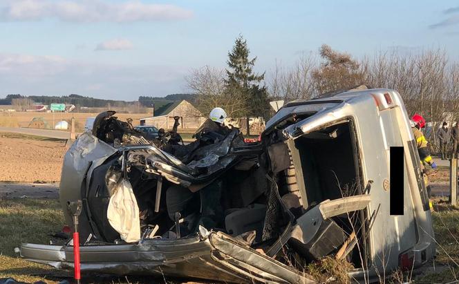 Dulkowszczyzna. Wypadek śmiertelny. Zderzenie volkswagena z mercedesem. Nie żyją 2 osoby [ZDJĘCIA]