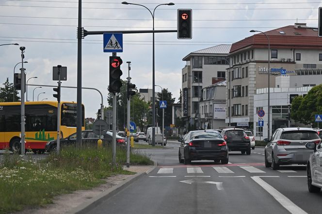 Monika Olejnik jedzie na czerwonym świetle, bo spieszy się do pracy
