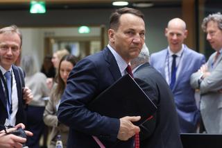 Sikorski nakłada restrykcje dla rosyjskich dyplomatów. Nie będą mogli poruszać się po Polsce