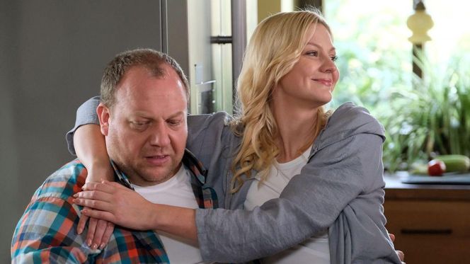 M jak miłość odc. 1873. Jagoda (Katarzyna Kołeczek),  Tadeusz (Bartłomiej Nowosielski)