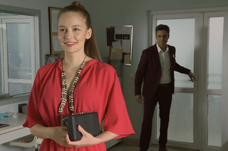 Barwy szczęścia, odc. 2752: Zbyszek Stawicki (Piotr Borowski), pielęgniarka Kama (Natalia Jędruś)