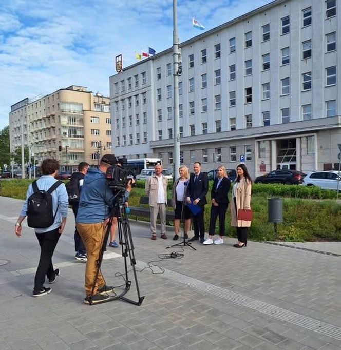 Rozpad koalicji rządzącej w Gdyni. Nowy klub. Nowy sposób działania 