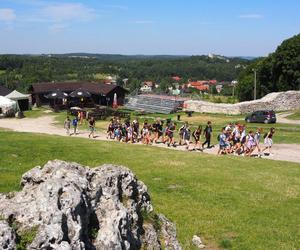 Oblężenie na zamku w Ogrodzieńcu w długi weekend