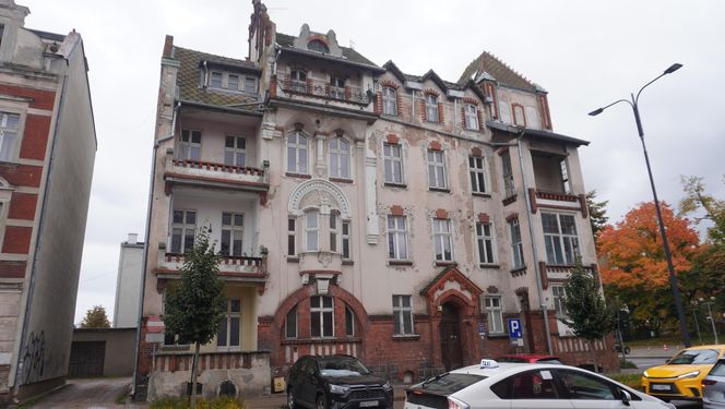 Zabytkowa kamienica w Olsztynie na sprzedaż. To największy pustostan w centrum miasta