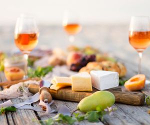 Wino z gruszek i rodzynek: przepis na domowe wino gruszkowe