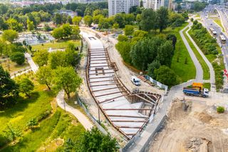 Tunel pod parkiem, przystanek jak stacja metra. Takiej inwestycji jeszcze w Warszawie nie było [ZDJĘCIA]