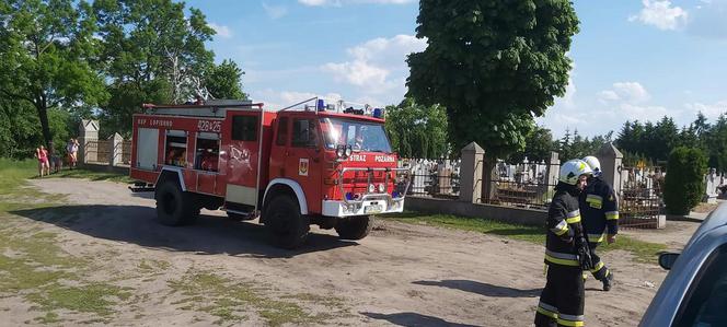 Odwiedzała brata na cmentarzu, spadł na nią nagrobek 