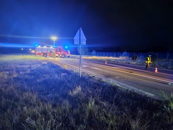 BMW wjechało w rowerzystów. 27-latek nie żyje! Kierowca uciekł z miejsca zdarzenia