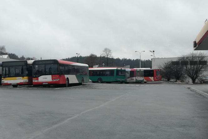 Część autobusów zostanie w zajezdni.