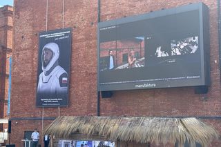 Łódź. Sławosz Uznański-Wiśniewski poleciał w kosmos. Mieszkańcy jego rodzinnego miasta śledzili wszystko na telebimie [ZDJĘCIA].