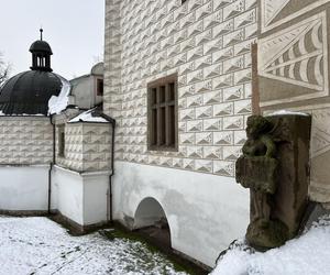 Zamek Pardubice - zdjęcia cennego zabytku Wschodnich Czech. Wnętrza, muzeum, zamek nocą