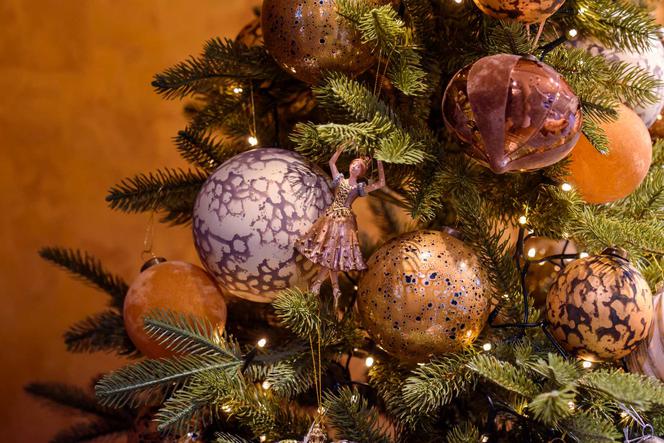 Choinka i dekoracje świąteczne na Boże Narodzenie z Miloo Home. Kolekcja Marrone