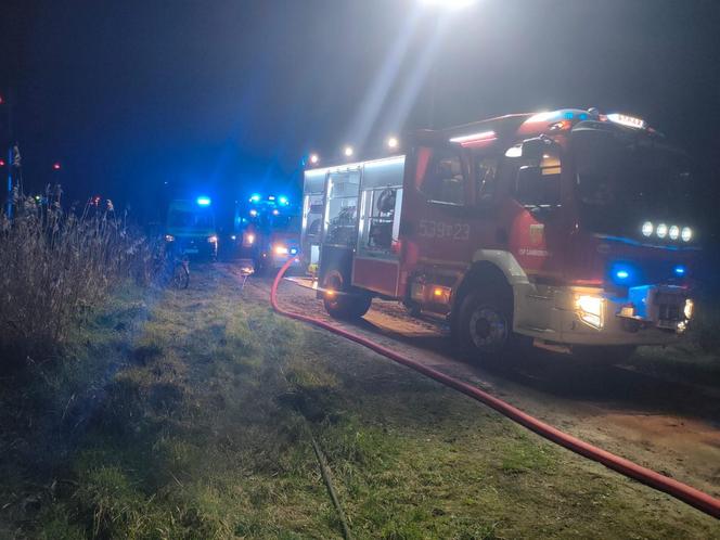   Pożar przyczepy kempingowej w Sambrowie. W środku znaleziono ciało mężczyzny