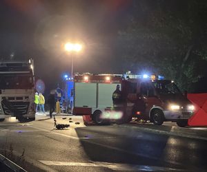 Błonie. Wjechali hulajnogą elektryczną prosto pod tira. Nie mieli szans, zaginęli na miejscu