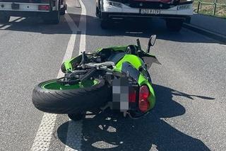 Groźny wypadek z udziałem motocyklisty