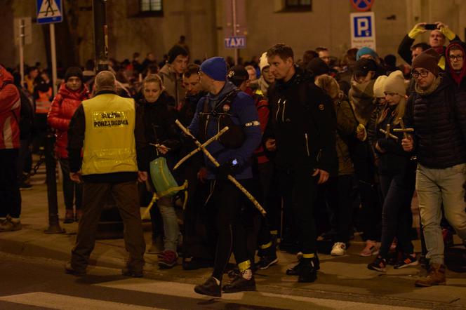 Ekstremalna Droga Krzyżowa. Kilka tysięcy osób na nocnym nabożeństwie